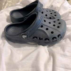 10t navy blue crocs